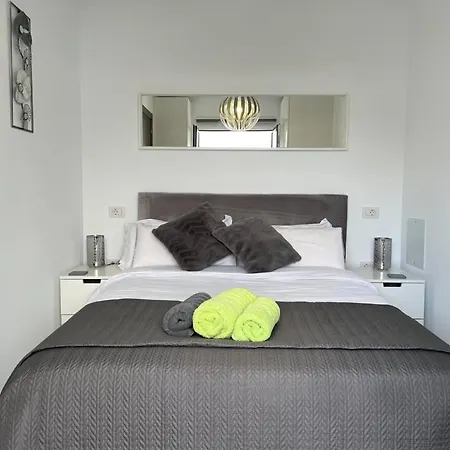 Private With Mountain And Sea Views, La Asomada, Lanzarote Apartment Tias