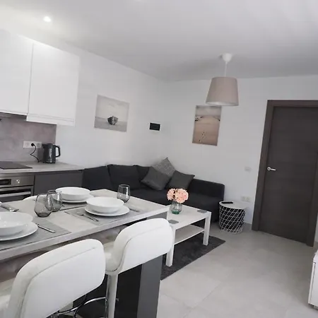 Private With Mountain And Sea Views, La Asomada, Lanzarote Tias